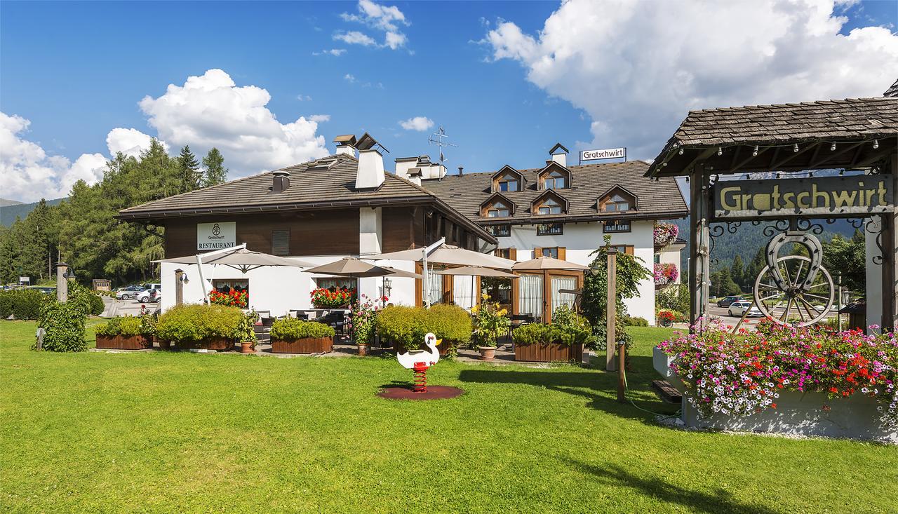 Hotel Gratschwirt Dobbiaco Exterior foto
